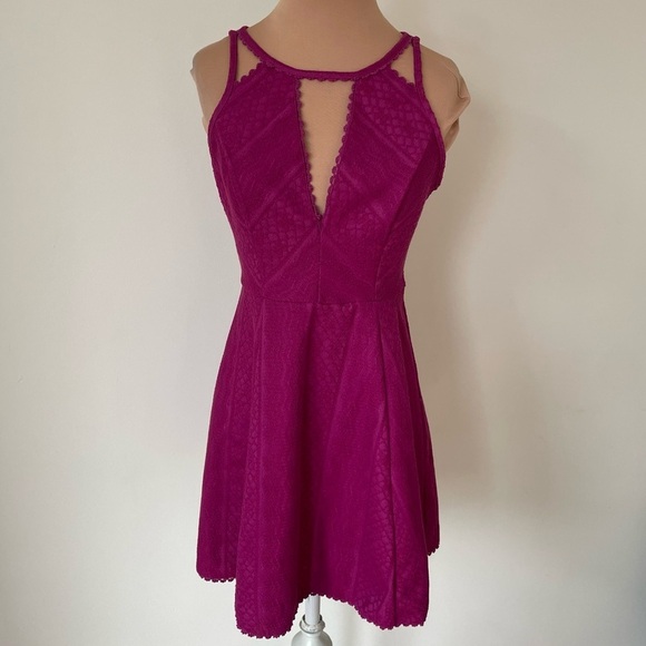 Free People Missed Connections Fit & Flare Fuchsia Crochet Lace Mini Dress EUC 2 - Picture 2 of 9